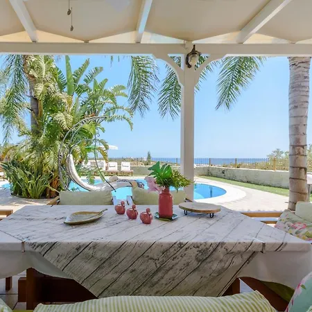 Pandora Villa *
