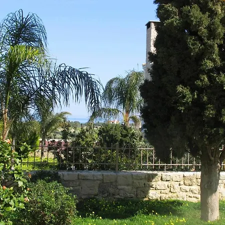 Pandora וילה הרסוניסוס